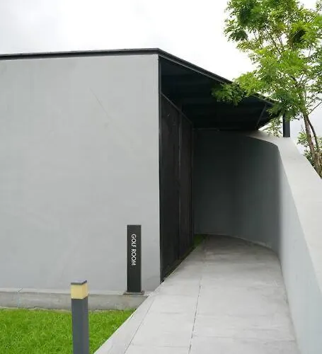 Circle Rein Sukhumvit 12 Two Bedrooms Apartment *